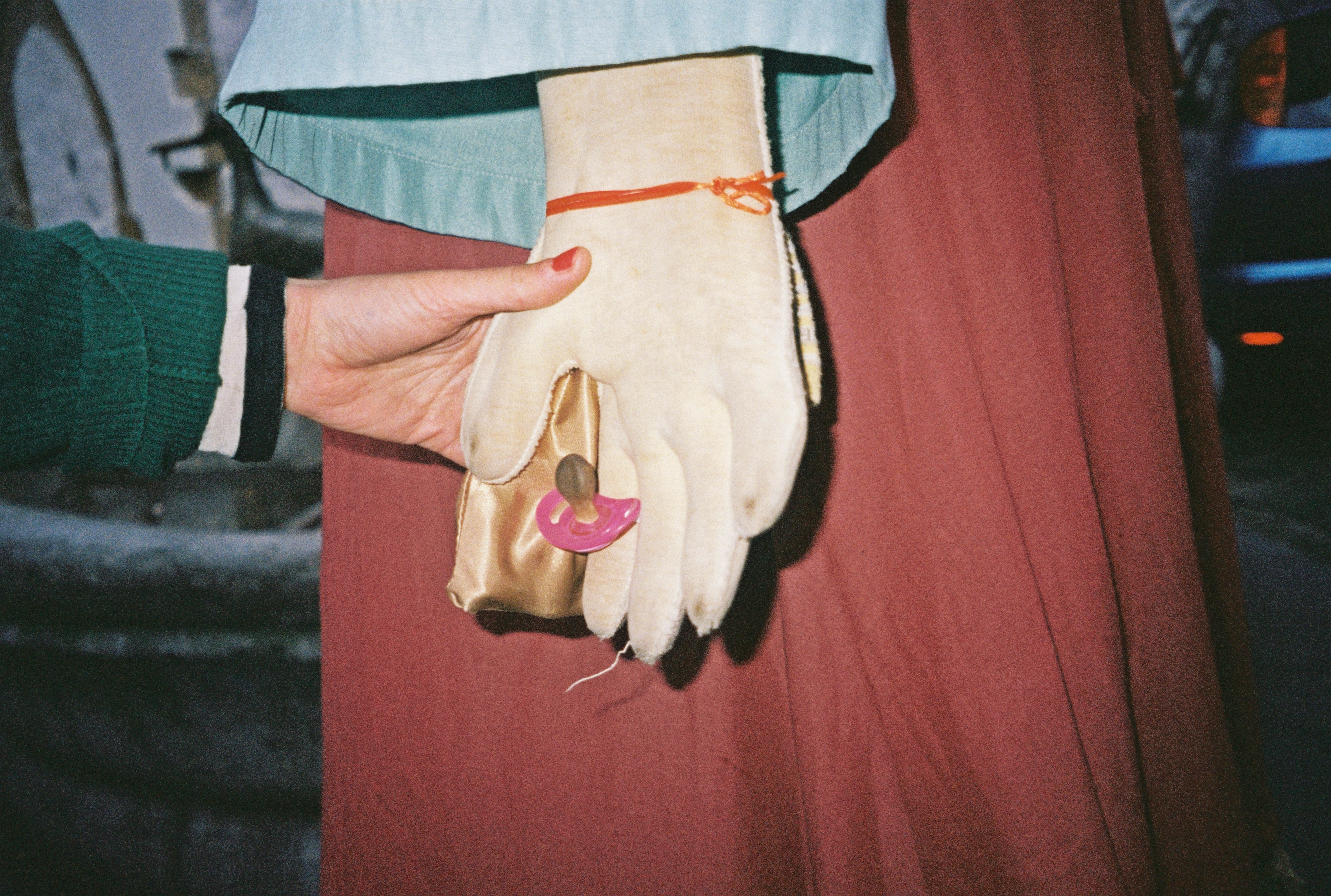 Fig N5 Ttines Denfants Gardes Par Le Gant Akerbeltz Mutriku Euskadi 17012024 Photographie Argentique De Pauline Fockedey Jpg